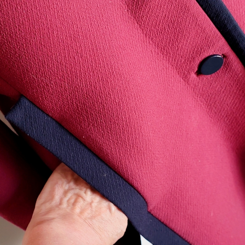 Vintage J. Crew Lady Day Coat Burgandy Wool Blend w/ Navy Trim Buttons Sz 8 EUC - Picture 7 of 16